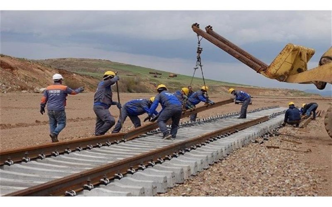 قطار كرمانشاه - خسروی روی ریل ذوب آهن اصفهان به عراق و آسیای میانه می رسد قطار كرمانشاه - خسروی روی ریل ذوب آهن اصفهان به عراق و آسیای میانه می رسد